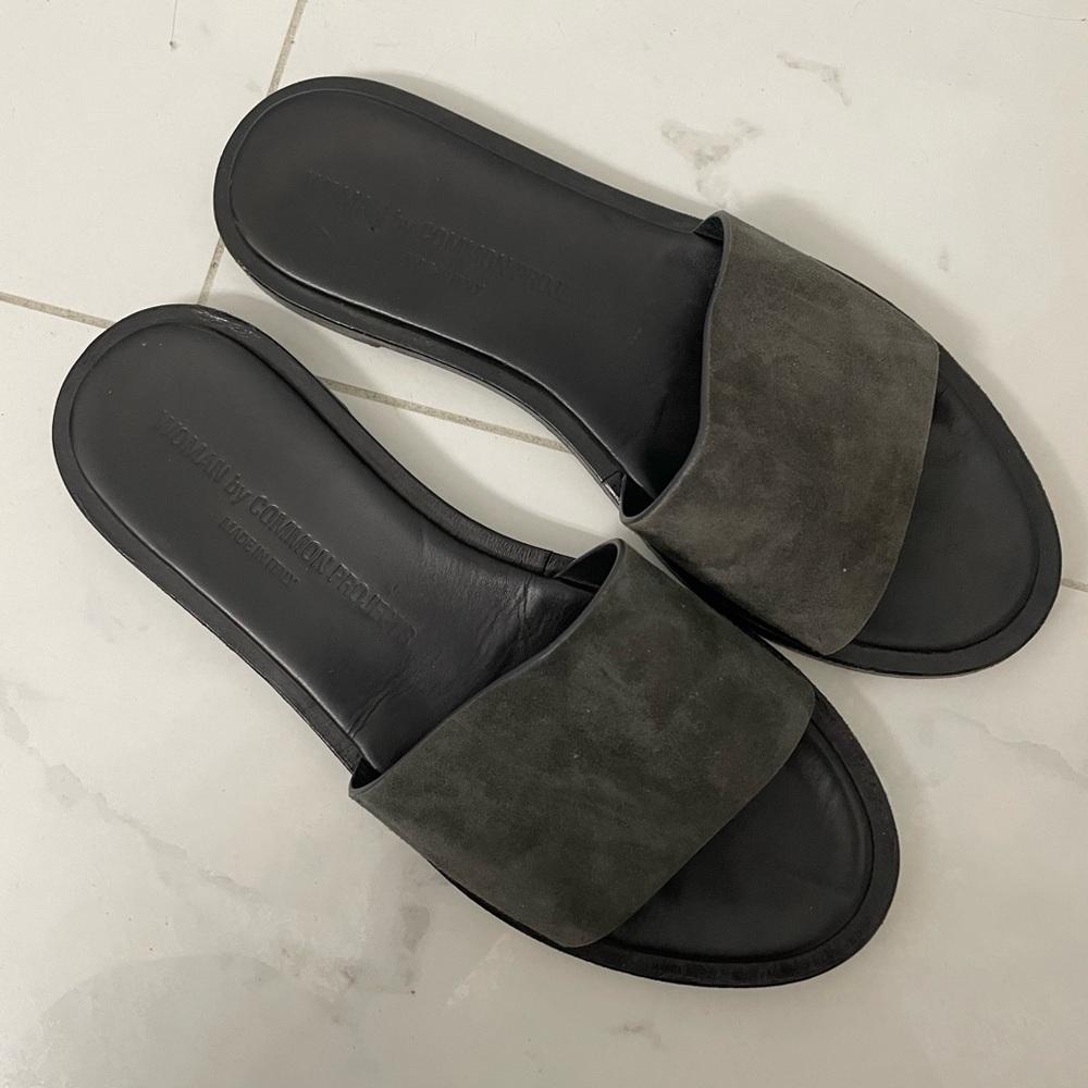 Woman by Common Projects slides sandals flats size EU 38 US 7,5 leather suede